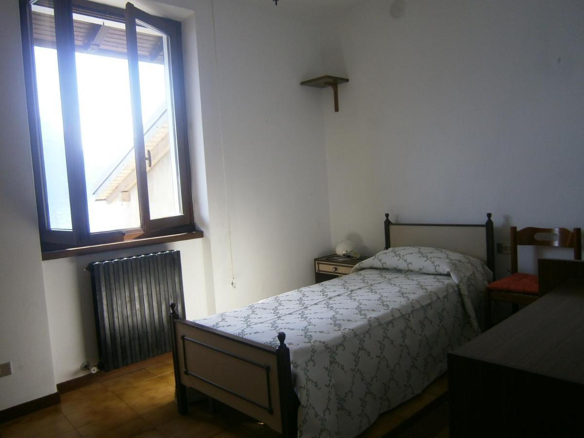 Casa In Riva Al Lago ヴァレンナ エクステリア 写真