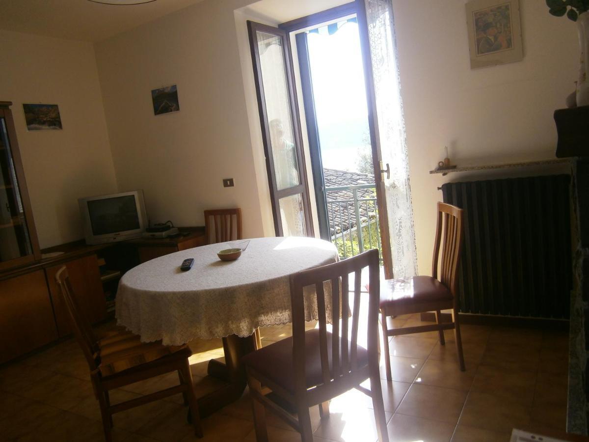 Casa In Riva Al Lago ヴァレンナ エクステリア 写真