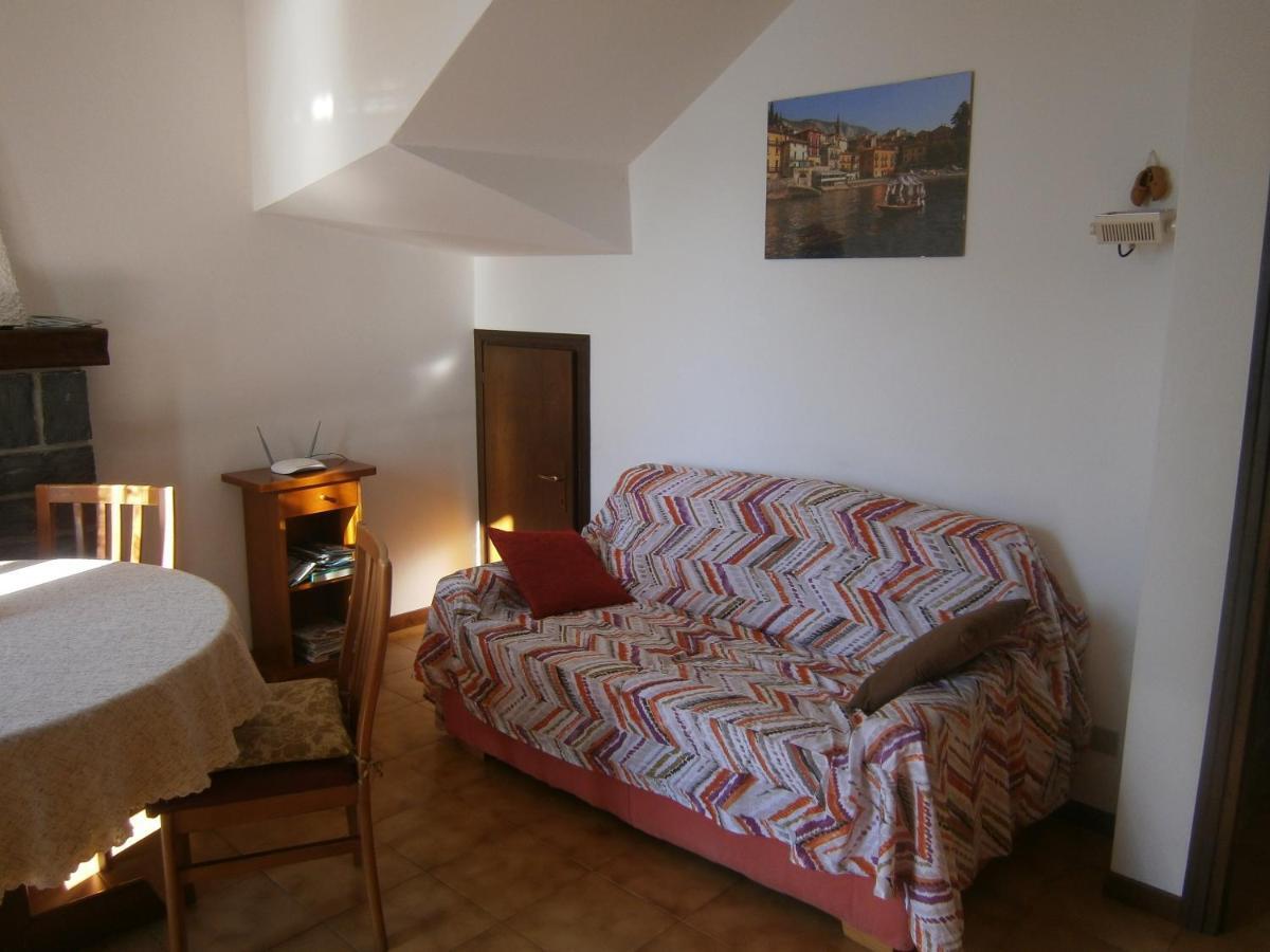 Casa In Riva Al Lago ヴァレンナ エクステリア 写真
